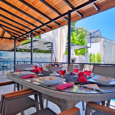 çiftlikköy 3 Bedroom With Private Pool *