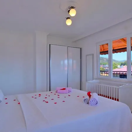 çiftlikköy 3 Bedroom With Private Pool *